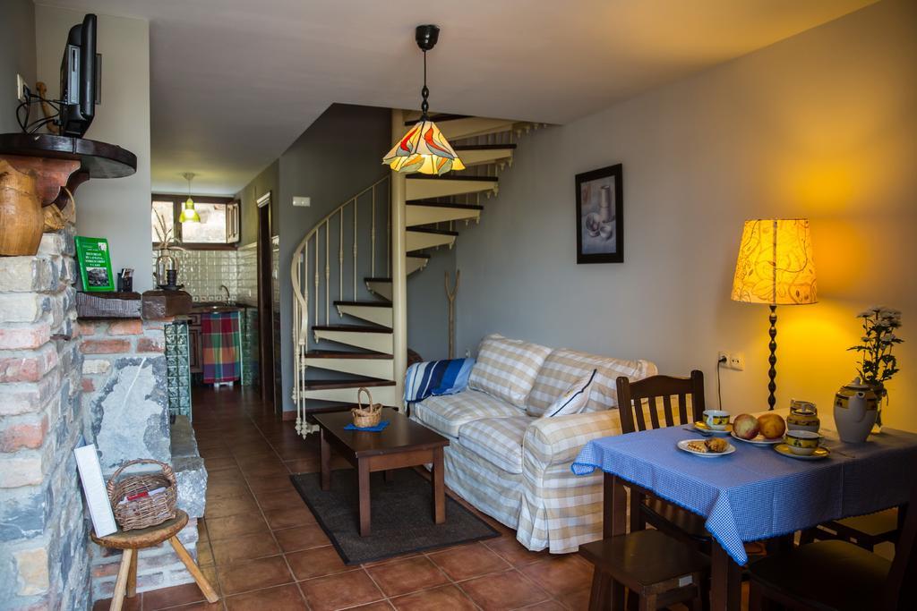 Apartamentos Rurales El Collain De Campiellos Exterior photo
